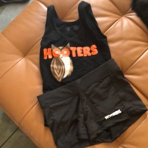 Hooters outfit